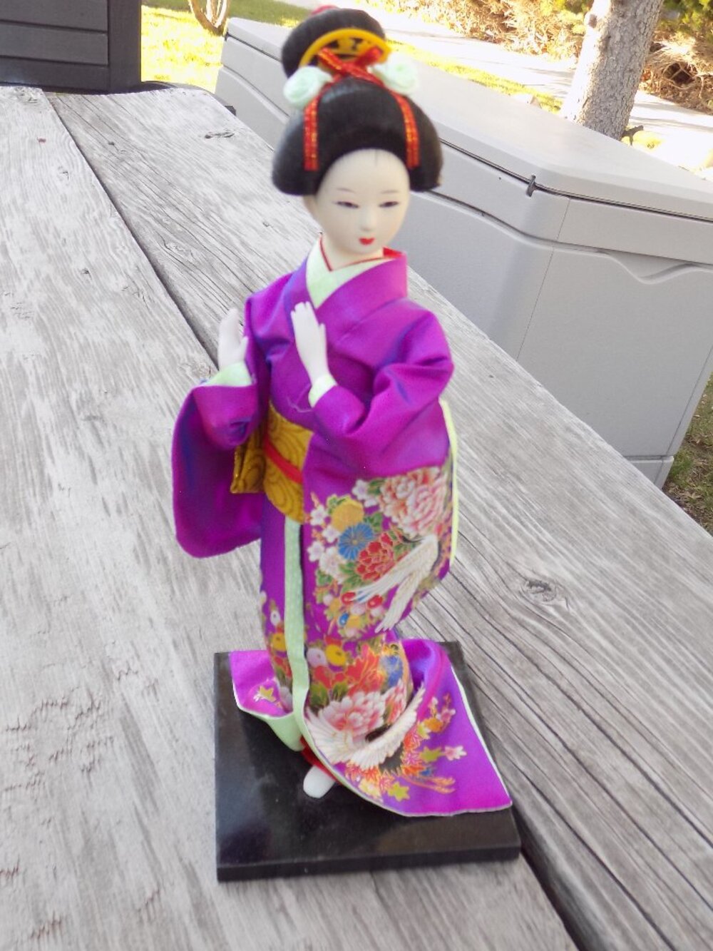 ASIAN DOLL ON BLACK PLATFORM Home Decor Collectable *